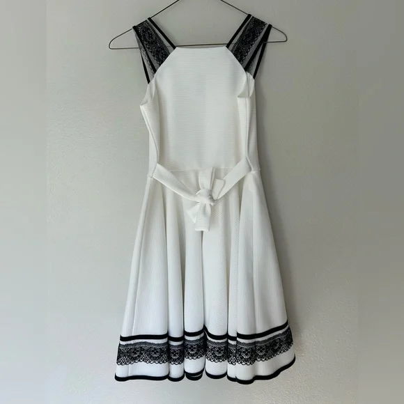 Iris & Ivy Girl's White W/Black Lace Dress Size 12 - Picture 2 of 7